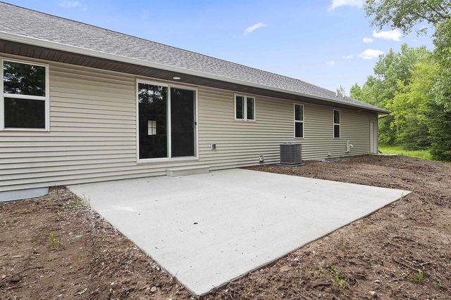 482 HIGH RIDGE TRAIL, Pulaski, WI 54162