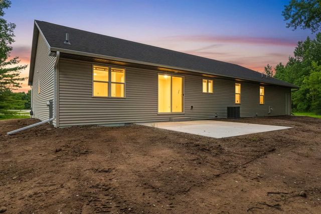 482 HIGH RIDGE TRAIL, Pulaski, WI 54162