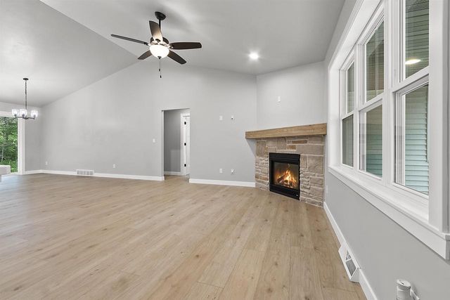 482 HIGH RIDGE TRAIL, Pulaski, WI 54162
