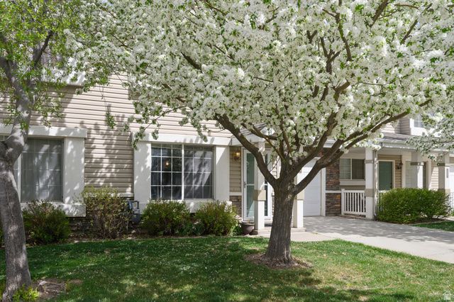 1064 E FORT LN, Ogden, UT 84404