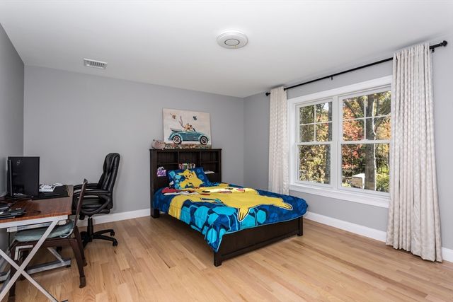 216 Oak St, Westwood, MA 02090