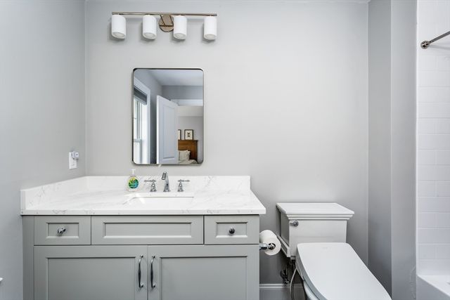 216 Oak St, Westwood, MA 02090