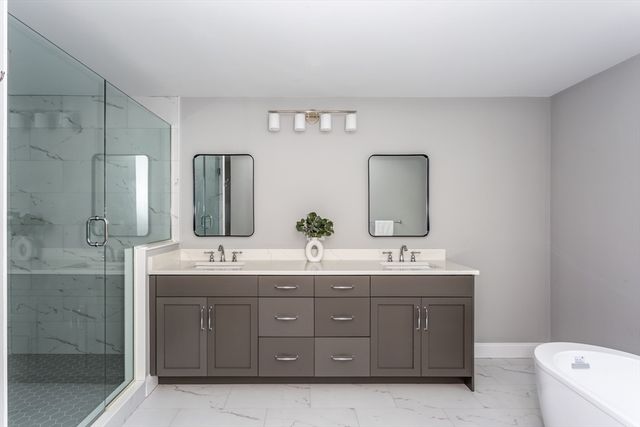 216 Oak St, Westwood, MA 02090