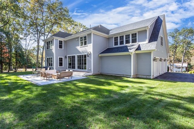 216 Oak St, Westwood, MA 02090