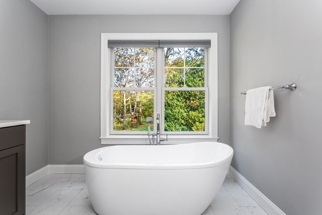 216 Oak St, Westwood, MA 02090