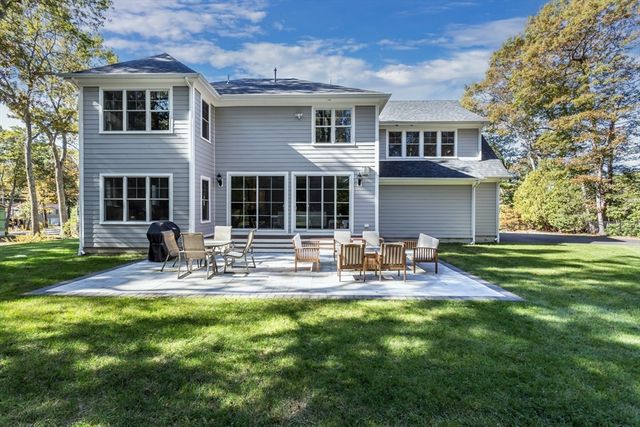 216 Oak St, Westwood, MA 02090