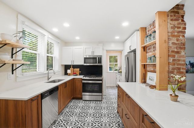 5300 Stewart Avenue, Cincinnati, OH 45227