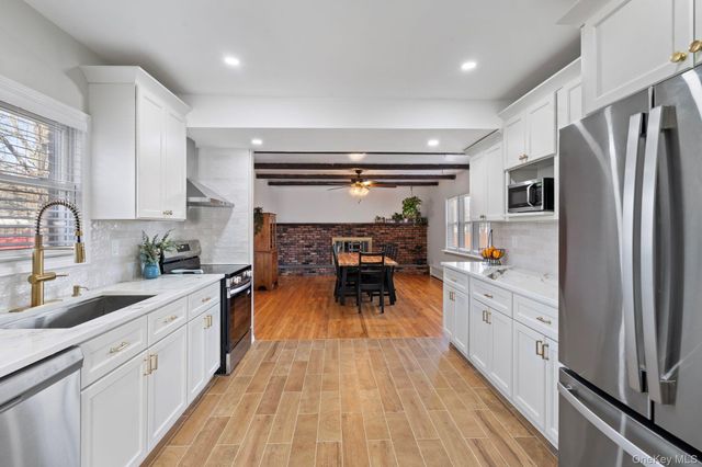 41 Liberty Avenue, North Babylon, NY 11703