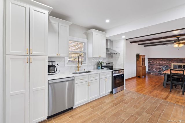 41 Liberty Avenue, North Babylon, NY 11703