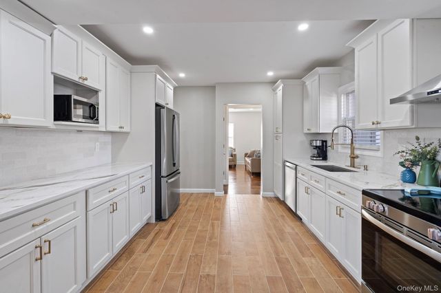 41 Liberty Avenue, North Babylon, NY 11703