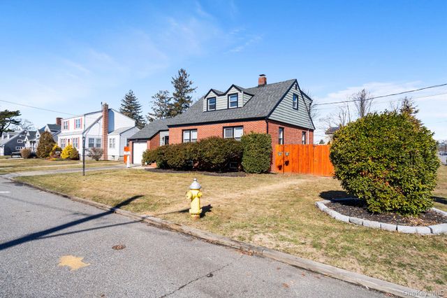 41 Liberty Avenue, North Babylon, NY 11703