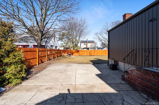 41 Liberty Avenue, North Babylon, NY 11703