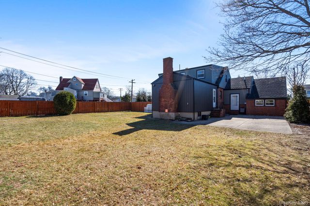 41 Liberty Avenue, North Babylon, NY 11703