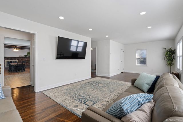 41 Liberty Avenue, North Babylon, NY 11703