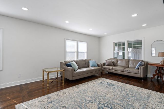 41 Liberty Avenue, North Babylon, NY 11703