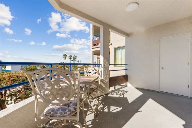 510 The Village 203, Redondo Beach, CA 90277