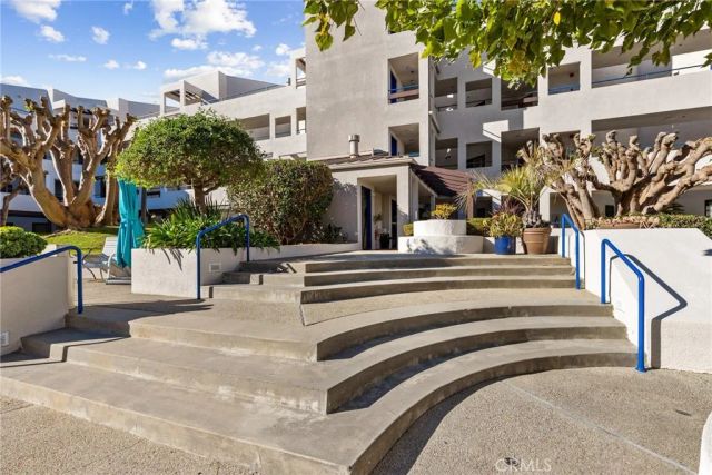 510 The Village 203, Redondo Beach, CA 90277