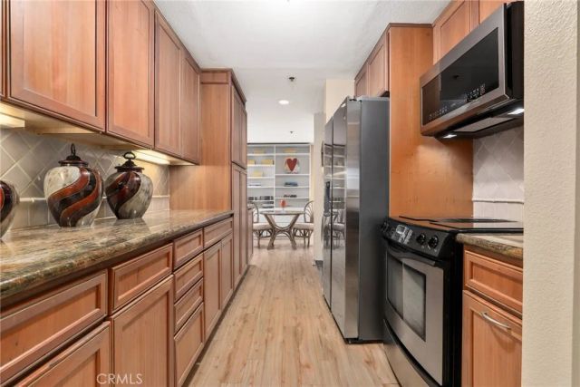 510 The Village 203, Redondo Beach, CA 90277