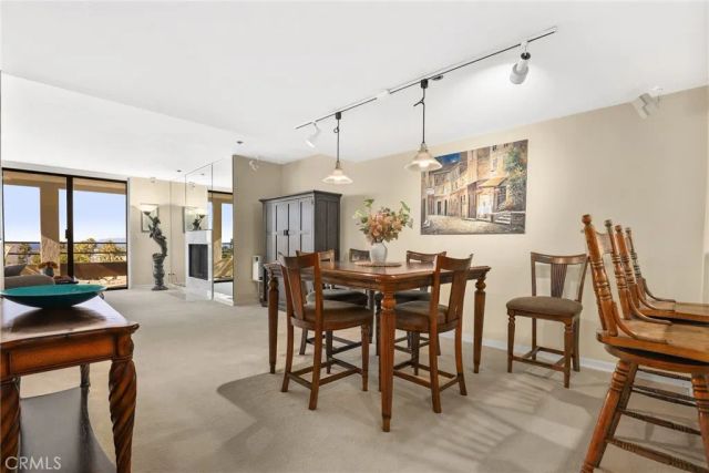 510 The Village 203, Redondo Beach, CA 90277