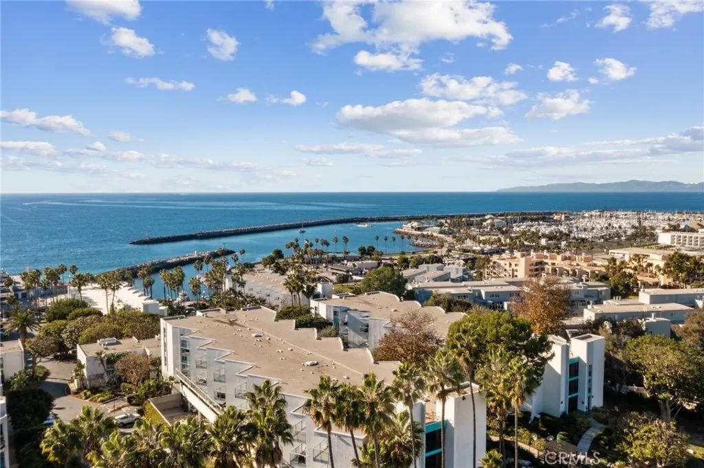 510 The Village 203, Redondo Beach, CA 90277