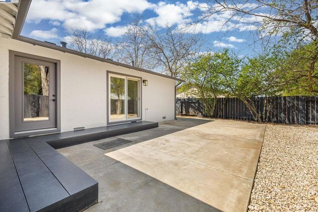 5507 Arizona, Concord, CA 94521