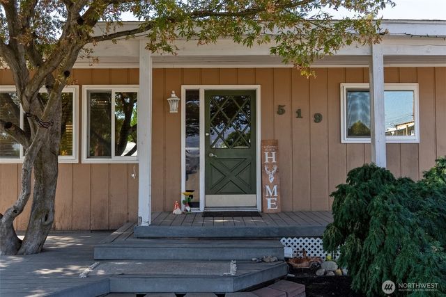 519 Locust Street, Omak, WA 98841