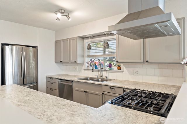 519 Locust Street, Omak, WA 98841