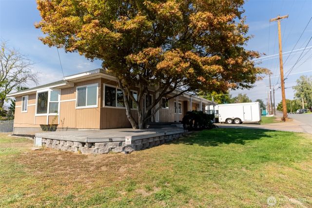 519 Locust Street, Omak, WA 98841