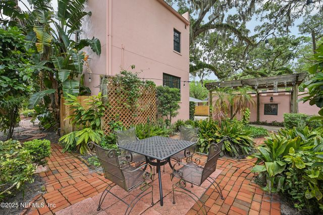 16 MAY Street, St. Augustine, FL 32084