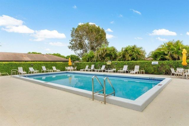 4948 Equestrian Circle B, Boynton Beach, FL 33436