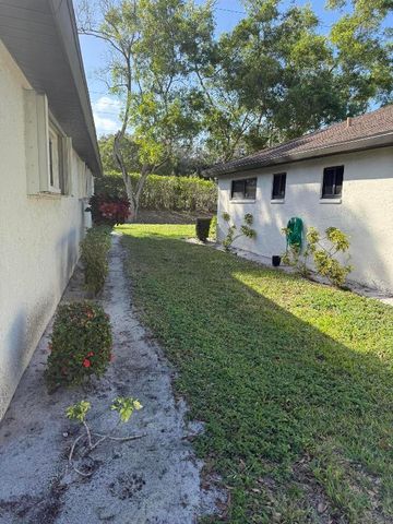 4948 Equestrian Circle B, Boynton Beach, FL 33436