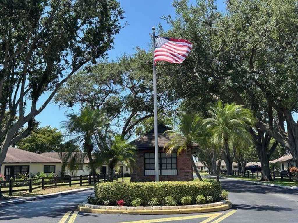 4948 Equestrian Circle B, Boynton Beach, FL 33436