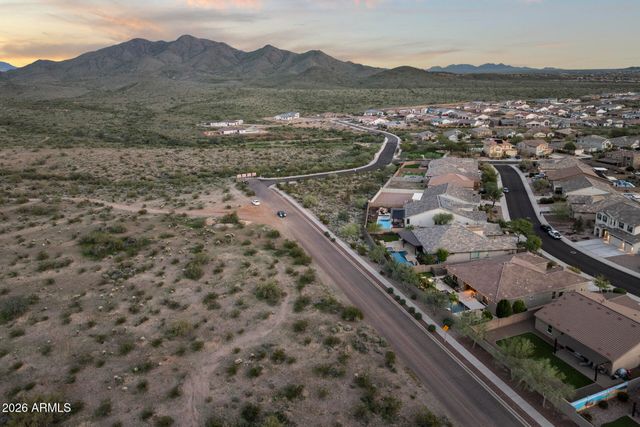 3752 W ABRAMS Drive, New River, AZ 85087