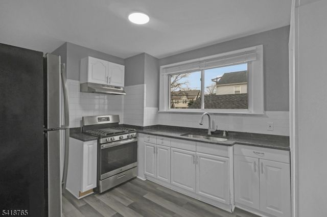 23 VARSITY RD, Newark City, NJ 07106