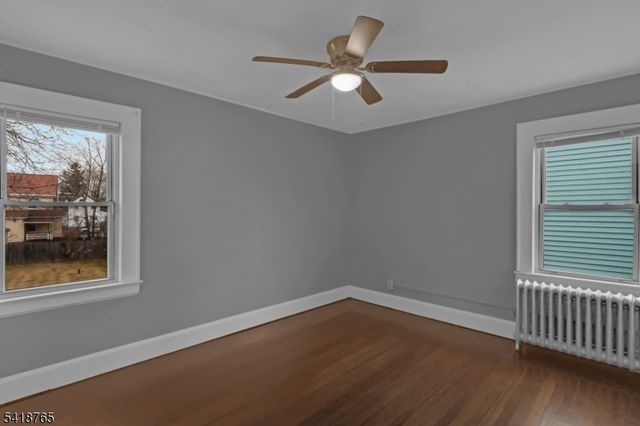 23 VARSITY RD, Newark City, NJ 07106