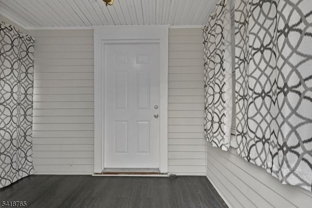 23 VARSITY RD, Newark City, NJ 07106