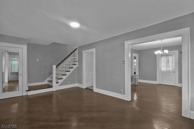 23 VARSITY RD, Newark City, NJ 07106