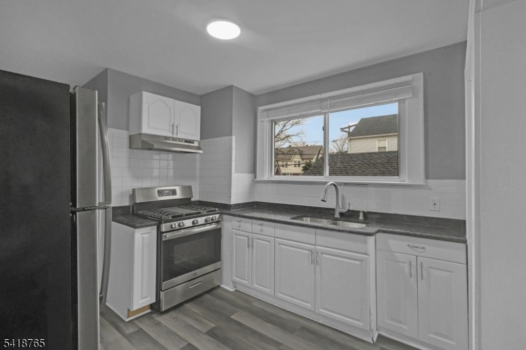 Image 15 of property listing at 23 VARSITY RD, Newark City, NJ 07106