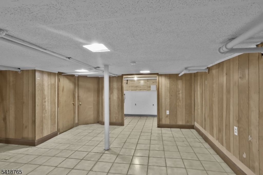 Image 26 of property listing at 23 VARSITY RD, Newark City, NJ 07106