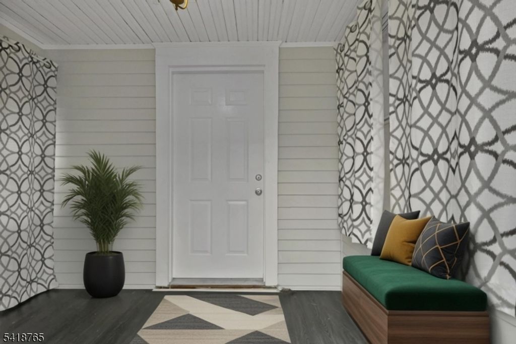 Image 6 of property listing at 23 VARSITY RD, Newark City, NJ 07106