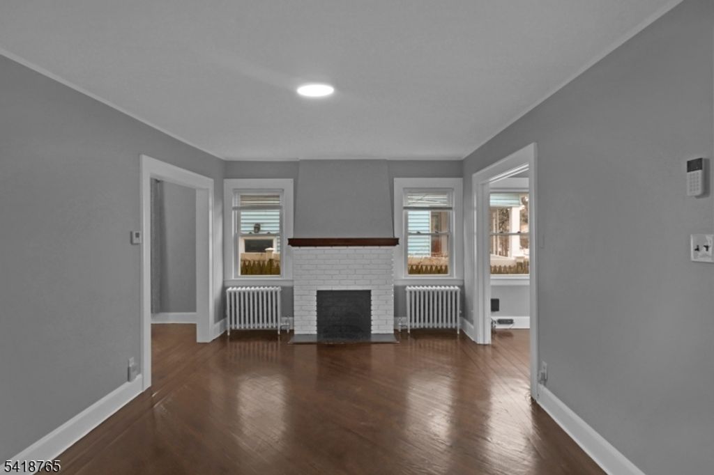 Image 7 of property listing at 23 VARSITY RD, Newark City, NJ 07106