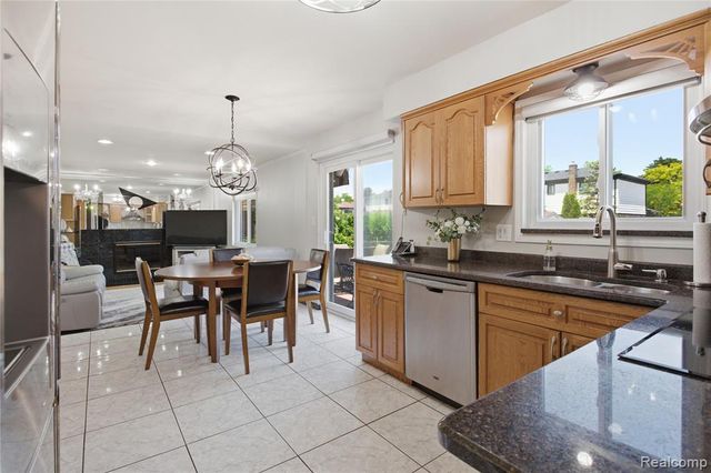 4171 Rose Mary Drive, Sterling Heights, MI 48310