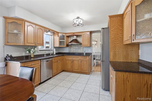 4171 Rose Mary Drive, Sterling Heights, MI 48310
