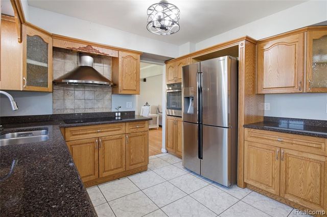 4171 Rose Mary Drive, Sterling Heights, MI 48310