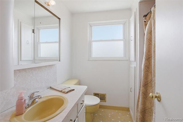 4171 Rose Mary Drive, Sterling Heights, MI 48310