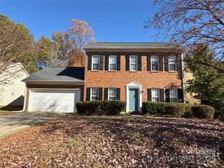 10016 Highlands Crossing Drive, Charlotte, NC 28277