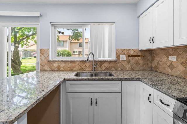 761 Colorado Court, Carol Stream, IL 60188