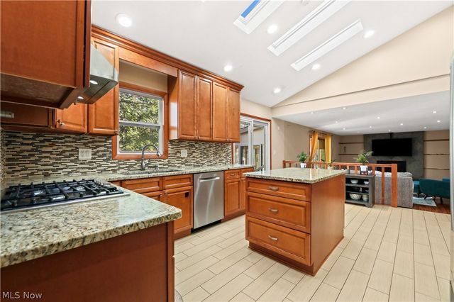 32420 Tracy Lane, Solon, OH 44139