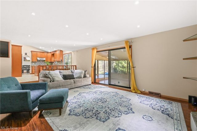 32420 Tracy Lane, Solon, OH 44139