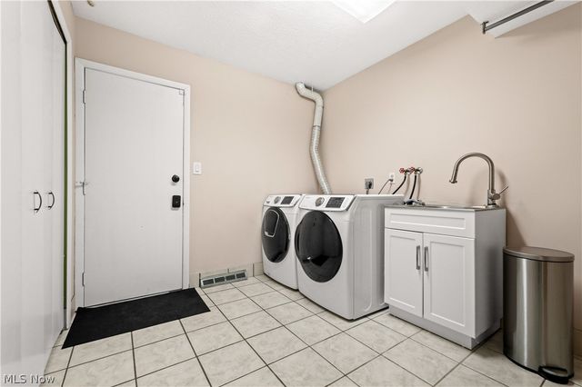 32420 Tracy Lane, Solon, OH 44139